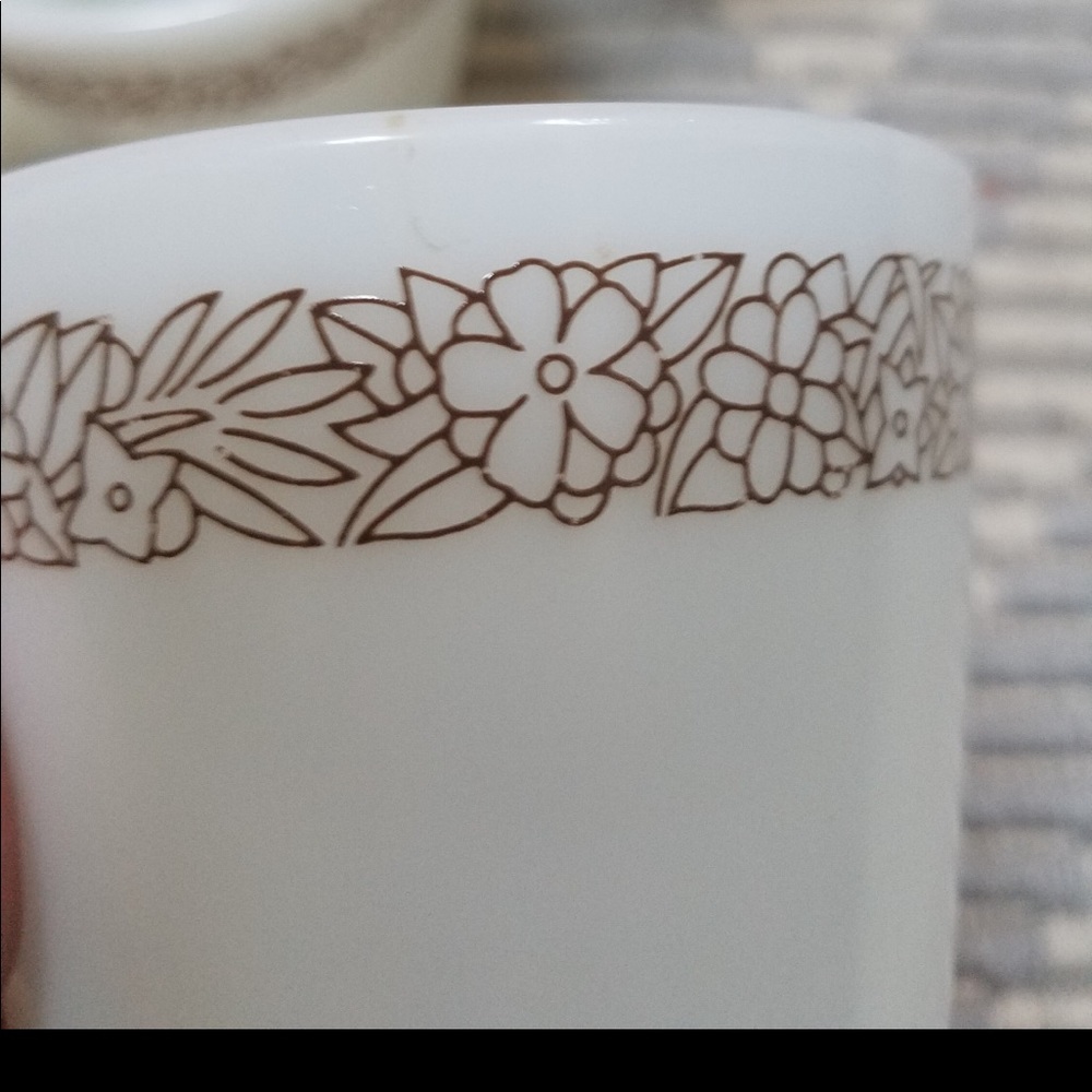 Pyrex cups - Picture 6 of 7